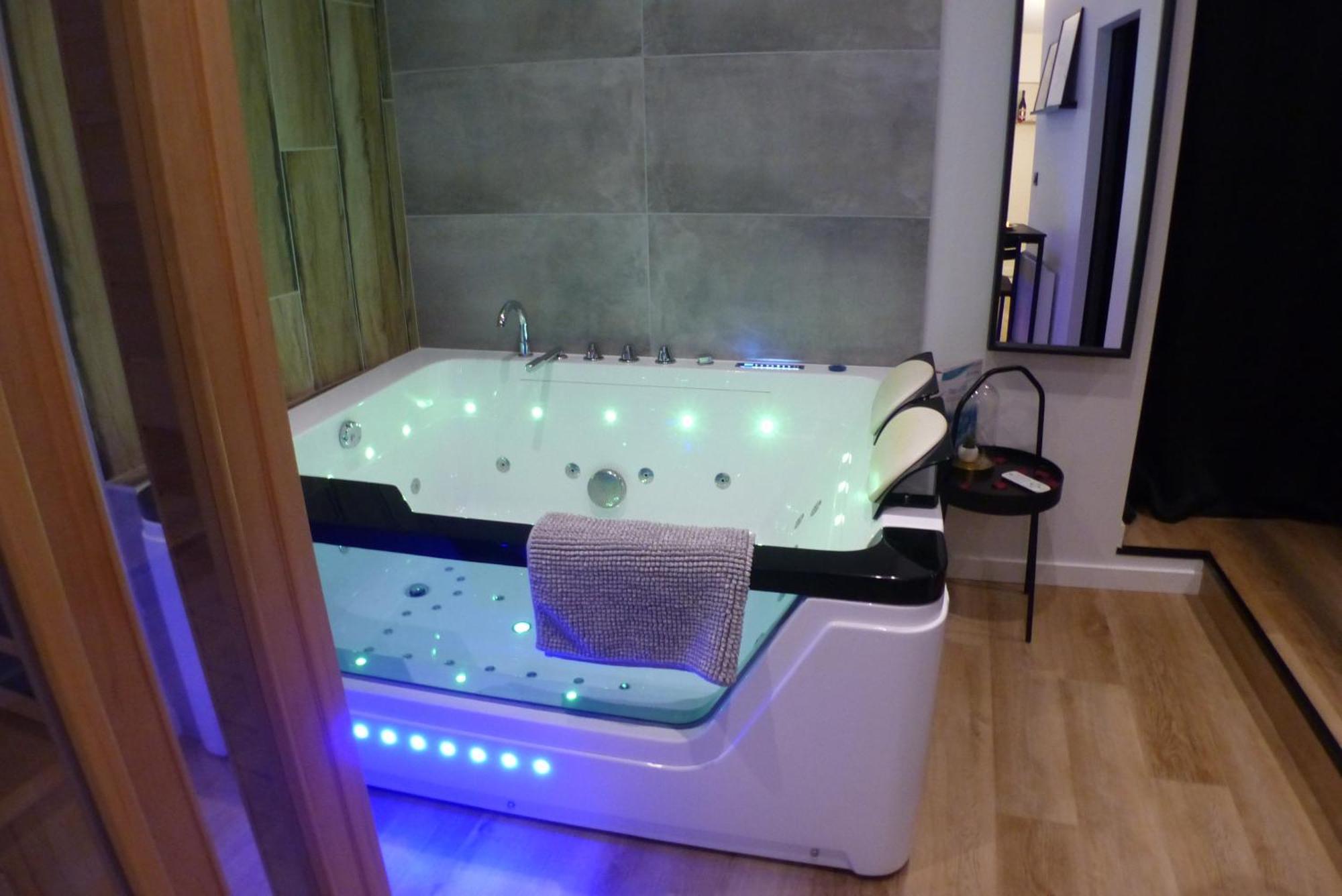 Appartement Balneotherapie Et Sauna Hyper Centre Nantes Eksteriør bilde