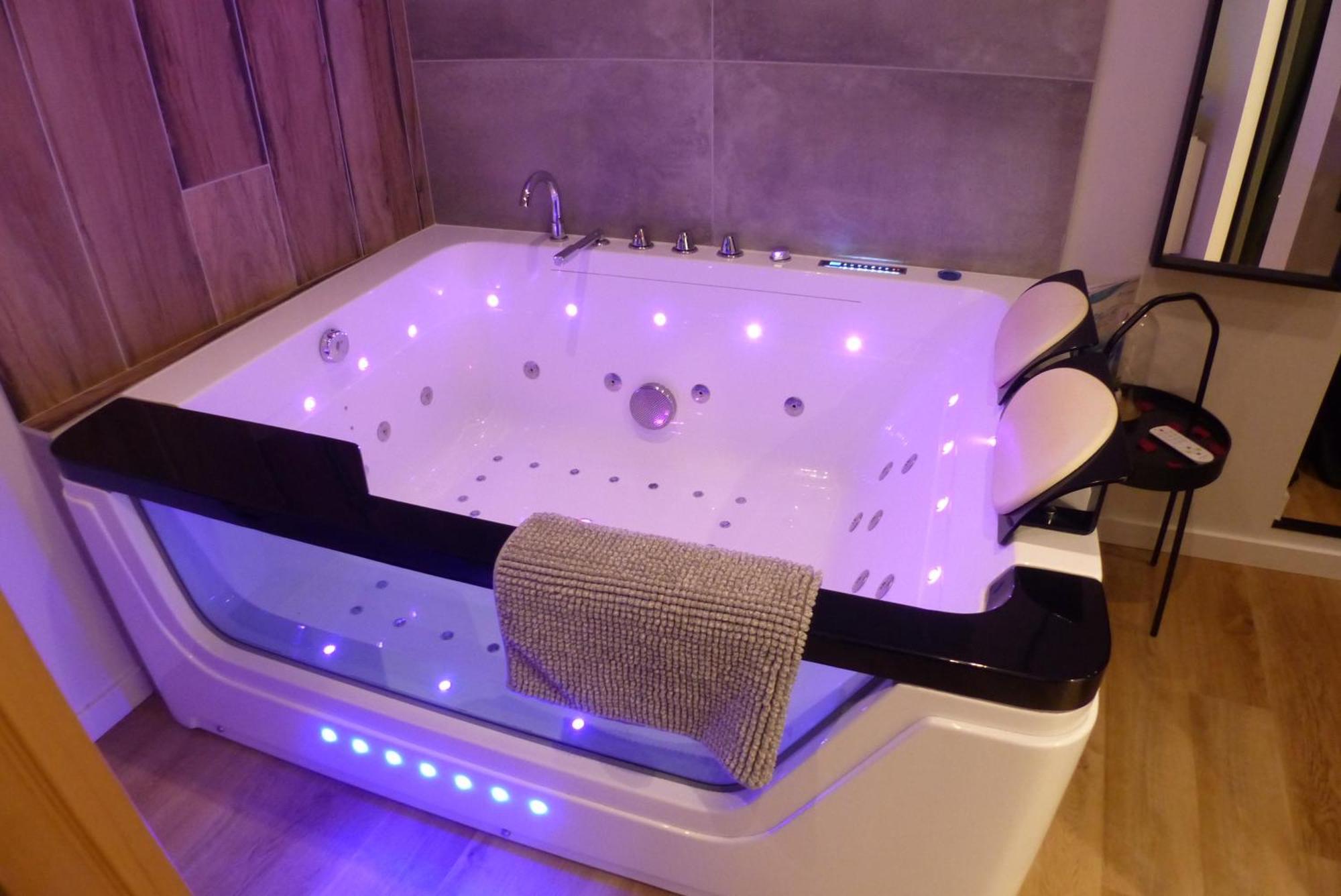 Appartement Balneotherapie Et Sauna Hyper Centre Nantes Eksteriør bilde